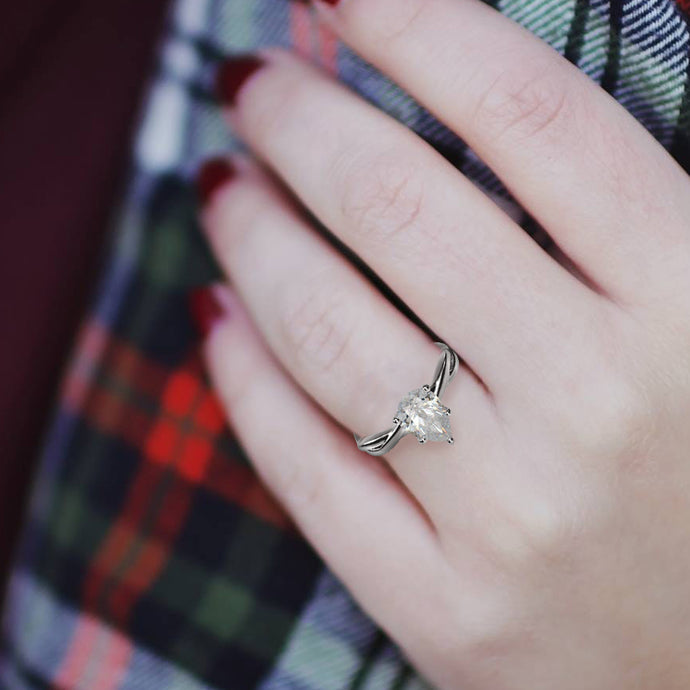 Top 6 Prong Oval Engagement Rings