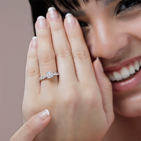 Vintage rings under 2500$