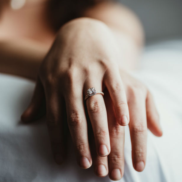 Rose Gold Halo Engagement Rings That Balance Beauty and Budget